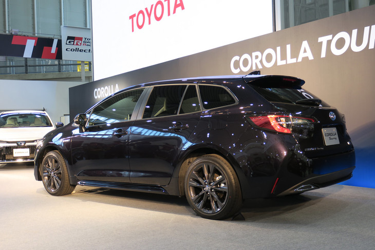 トヨタ・カローラ ツーリング ハイブリッドW×B（エクステリア）