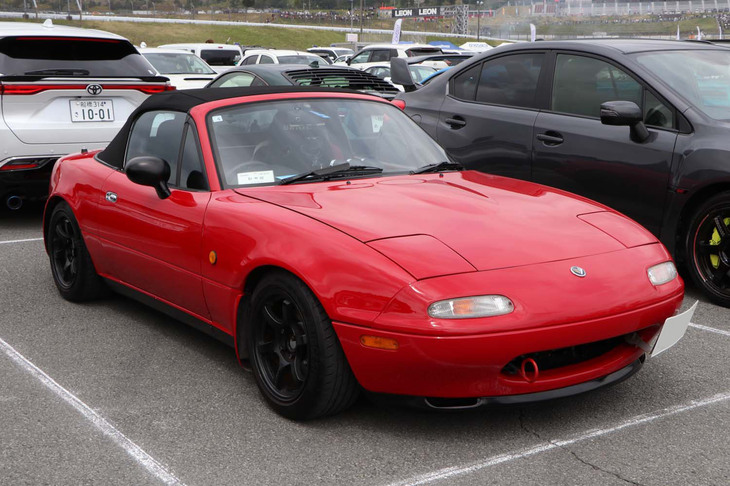 2024 RAYS FAN MEETING 参加車両（ユーノス・ロードスター）