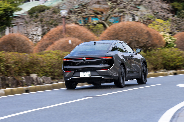 トヨタ・クラウン クロスオーバーRS