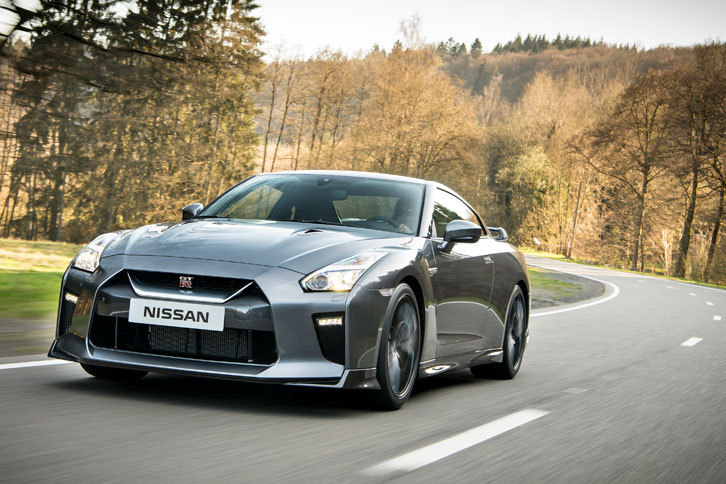 2016年3月のニューヨークショーでお披露目された「日産GT-R」の2017年モデル。冷却効率と空力性能を両立させるために、フロントバンパー周辺の意匠が大幅に変更された。