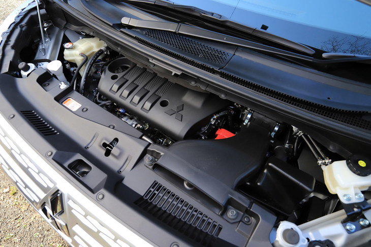 新開発の2.3リッター直4ディーゼルターボエンジン。145ps/3500rpmの最高出力と、380Nm/2000rpmの最大トルクを発生する。