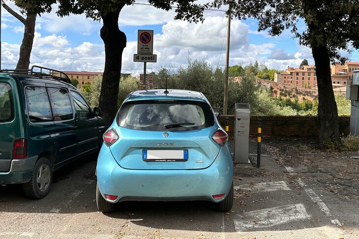 「ルノーZ.O.E.」（イタリア）。2023年5月14日。