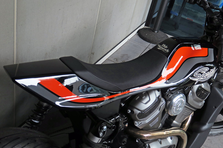 「ハーレーダビッドソン・ナイトスター」をベースにした、HIDE MOTORCYCLE制作のカスタムモデル。