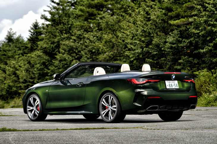 2021年2月25日に日本導入が発表された「4シリーズ カブリオレ」。今回は、3リッター直6ターボエンジンを搭載するハイパフォーマンスバージョン「M440i xDriveカブリオレ」に試乗した。車両本体価格は1089万円。