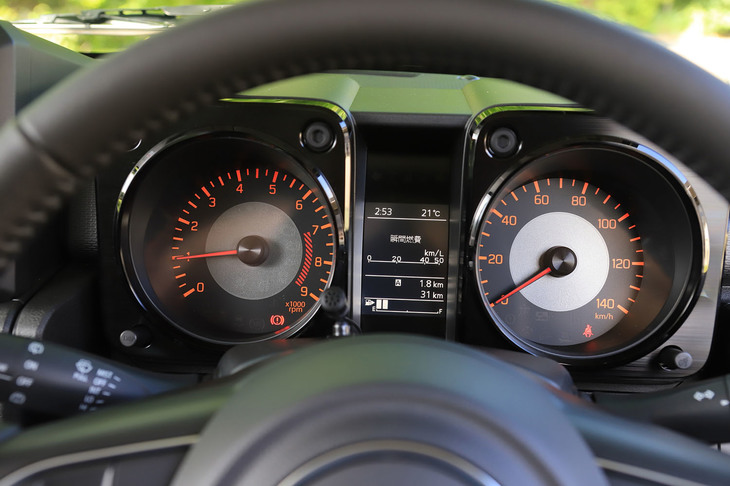 スズキ・ジムニーXC（メーターまわり）