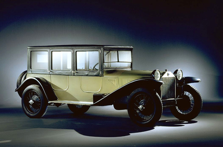 「ランチア・ラムダ」。1922年のデビュー当初はオープンボディーのみだったが、追ってさまざまなボディーが架装された。