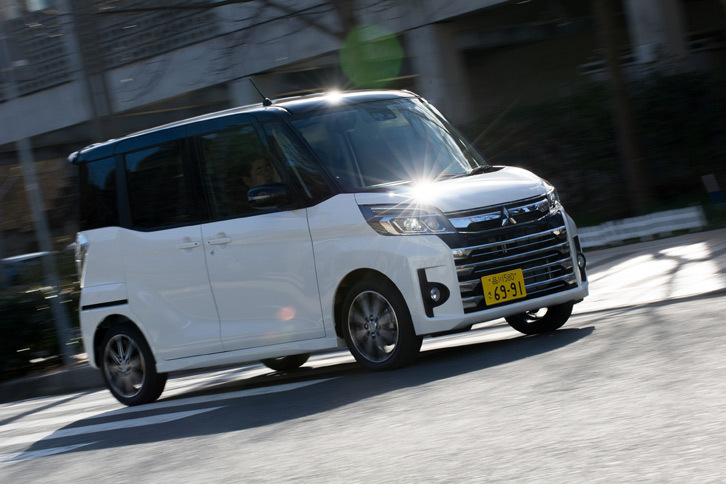 パワープラントに関する改良点としては、ターボ車のアイドリングストップに、減速時に車速が13km/h以下になるとエンジンを停止するコーストストップ機能が追加された。