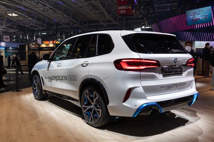 BMW iX5ハイドロジェン