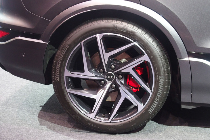 SQ6 e-tron（リアホイール）