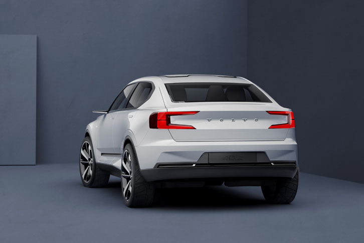 「コンセプト40.2」のリアビュー。