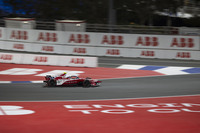 「ABB FIAフォーミュラE世界選手権シーズン11」で用いられる電動フォーミュラマシンは、昨シーズンの東京大会を走った「Gen3（ジェンスリー）」から「Gen3 EVO（ジェンスリー・エボ）」に進化。フロントウイングの形状をはじめ、エクステリアデザインがリファインされている。