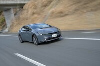 聴かせるエンジン音をつくり込んでいるのも新型の特徴。低音を強調して高音を低減することで迫力を増しつつ雑味を抑えている。