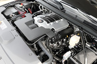 「エスカレード」に搭載される6.2リッターV8 OHVエンジン。燃料の筒内直接噴射や、気筒休止システムなどの採用により、効率の改善が図られている。