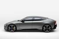 低くシュッとしたフォルムの「ポールスター5」。競合は「ポルシェ・パナメーラ」や「メルセデス・ベンツEQS」だ。