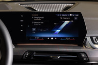 出発時間や最大アンペア数など、充電モードを細かくセッティングできる。