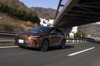 車載カメラの映像を内蔵メモリーに記録するドライブレコーダーを標準装備。常時録画と手動録画だけでなく急ブレーキ時などに作動するイベント録画にも対応している。