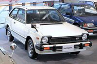 1979年に登場した2代目「シビック」。基本的には初代の進化型で、“スーパーシビック”の愛称で親しまれた。写真はホンダコレクションホールに収蔵される3ドアの上級グレード「CX」。（写真：荒川正幸）