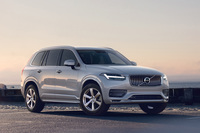 ボルボが「XC90」の一部仕様と価格を変更　グレード名もリニューアル
