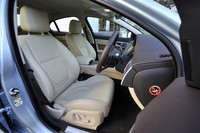 2リッターの上級グレードとなる「2.0プレミアムラグジュアリー」のシートはソフトグレインレザーとなる。