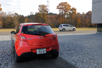 「マツダ・デミオ」（FF/CVT）vs「ホンダ・フィット」（FF/CVT）【試乗記】の画像