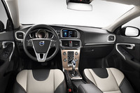 ボルボV40クロスカントリー T5 AWD、発売の画像