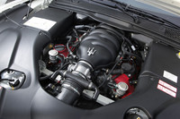 フロントに縦置きされる、4.7リッターV8エンジン。「グラントゥーリズモS」を10psと2.0kgm上回る450ps/7000rpmと52.0kgm/4750rpmを発生する。