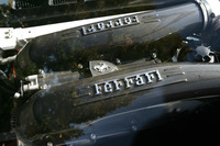 エアフィルターボックスとインテーク・マニフォールド・カバーは共にカーボン製となった。もちろん重量をミニマムに抑えるためである。リッター当たり出力は118psと驚異的な数値。