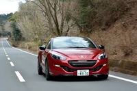 試乗車のボディーカラーは「モロカン・レッド」。このほか「オパール・ホワイト」と「ペルラ・ネラ・ブラック」が設定される。