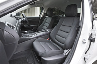 「プロアクティブ」グレードのシートは、ブラックのクロスとなる。