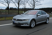 2リッターのディーゼルターボエンジンを積む「パサート セダン」に乗り換える。