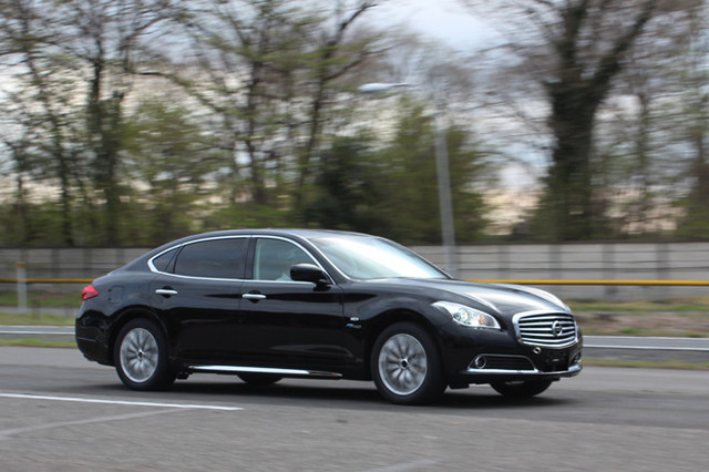 塗装面を手磨き 日産シーマの生産工程 Movie ニュース Webcg