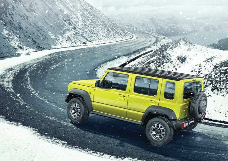 ボディーサイズは全長×全幅×全高＝3985×1645×1720mmでホイールベースは2590mm。最低地上高は210mm。