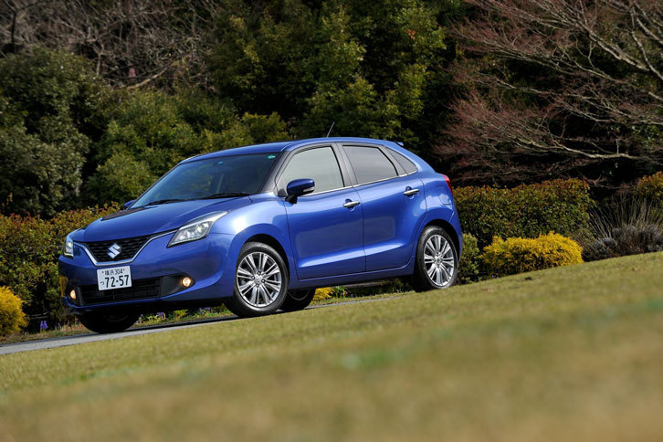 安全装備は充実しており、ミリ波レーダー方式の運転支援システム「レーダーブレーキサポートII」が全車標準装備となる。