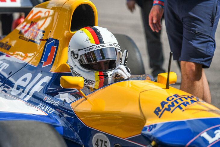 1992年のF1のチャンピオンマシン「ウィリアムズF14B」をドライブするのは、2010年～2013年と4年連続でF1のドライバーズチャンピオンに輝いているセバスチャン・ベッテルだ。