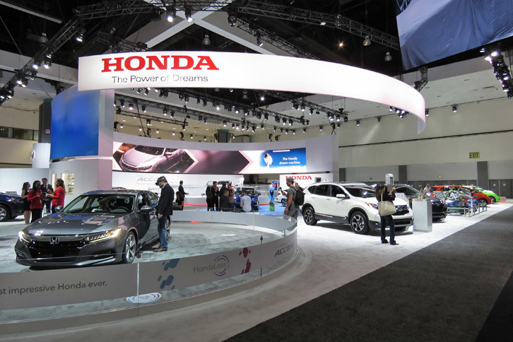 ロサンゼルスモーターショー2017のホンダブースの様子。