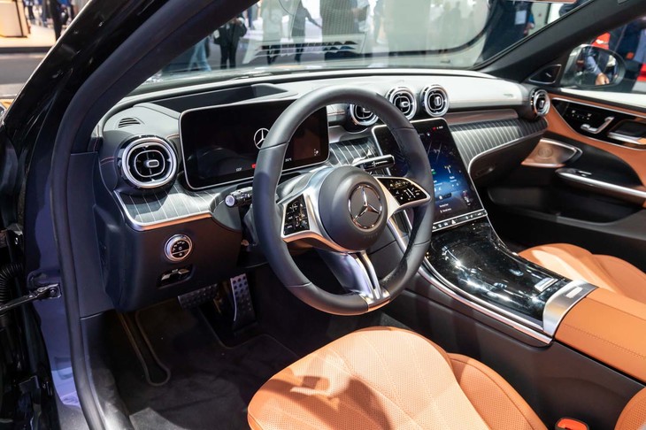 メルセデス・ベンツC220d 4MATICオールテレイン（コックピット周辺部）