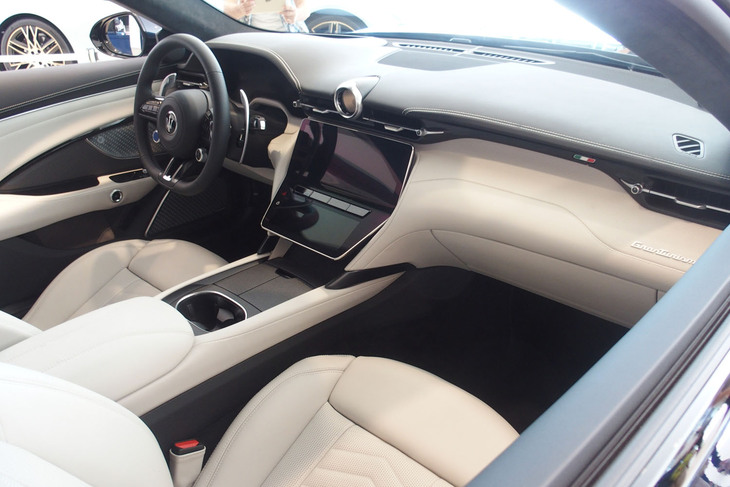 マセラティ・グラントゥーリズモ トロフェオ（インテリア）