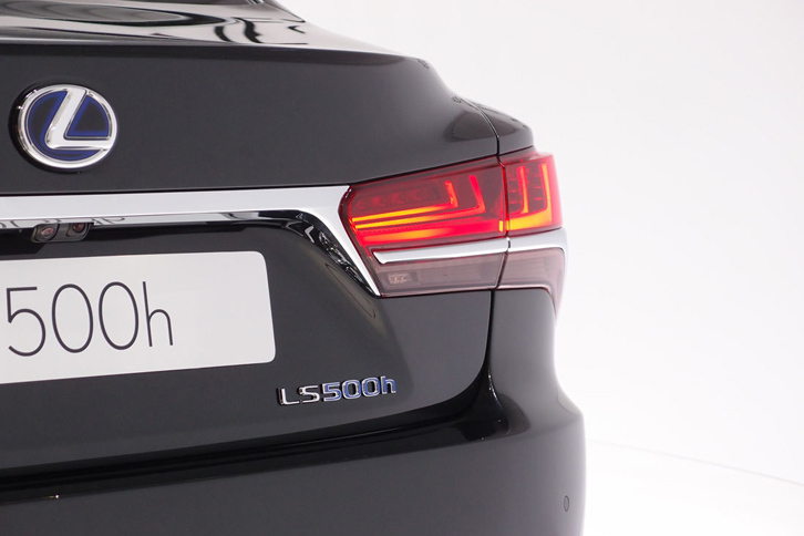 レクサスLS500h