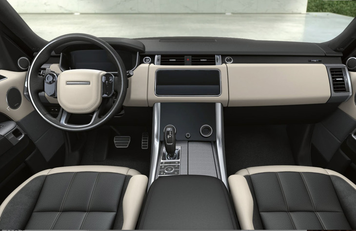 「フジホワイト」にはエボニー／アイボリーシート（エボニーヘッドライニング）の内装が組み合わされる。