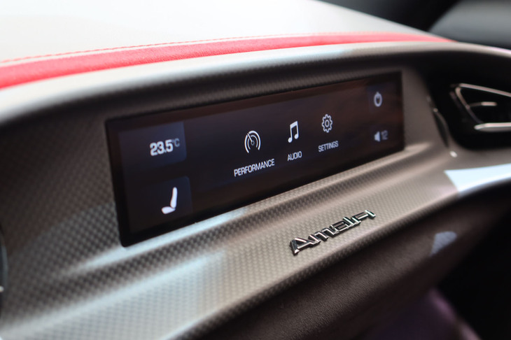 フェラーリ・アマルフィ（パッセンジャー用ディスプレイ）