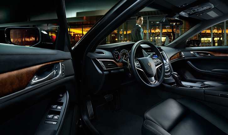 「CTSプレミアム」のインテリア。