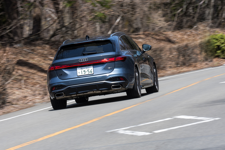 連続可変ダンパーの「Sスポーツダンピングコントロールサスペンション」は、「Sラインパッケージ」に「テクノロジーパッケージプロ」を上乗せすることで装着できる。