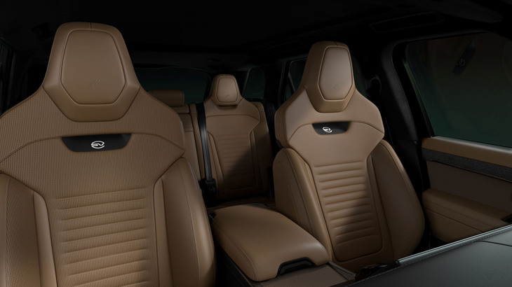 「ガイア」のインテリア。