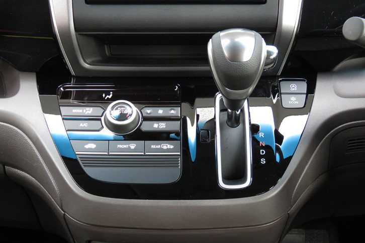 ホンダ・フリード モデューロX Honda SENSING（6人乗り）