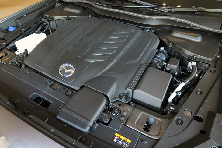 マツダCX-60 XDエクスクルーシブモード（3.3リッター直6ディーゼルターボエンジン）