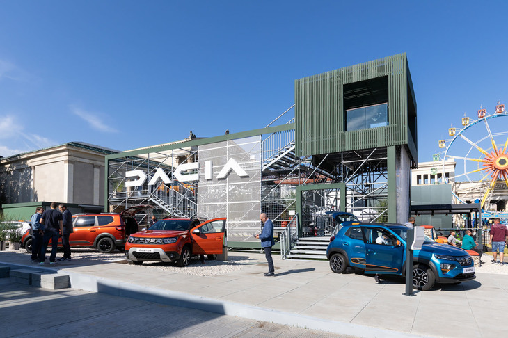 IAAモビリティー2021のダチアブース。