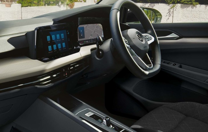 新型フォルクスワーゲン・ゴルフヴァリアントeTSIアクティブ（インテリア）