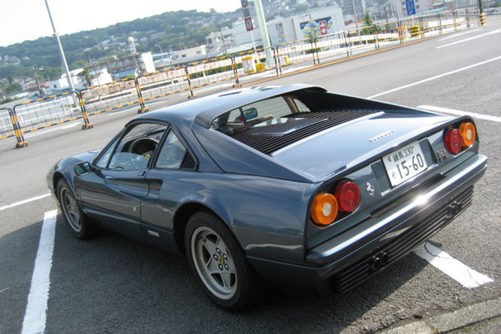筆者がかつて所有していた日本仕様の「フェラーリ328GTB」。