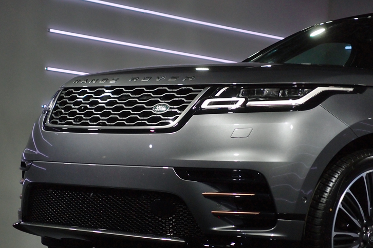 レンジローバー ヴェラール（フロントまわり）