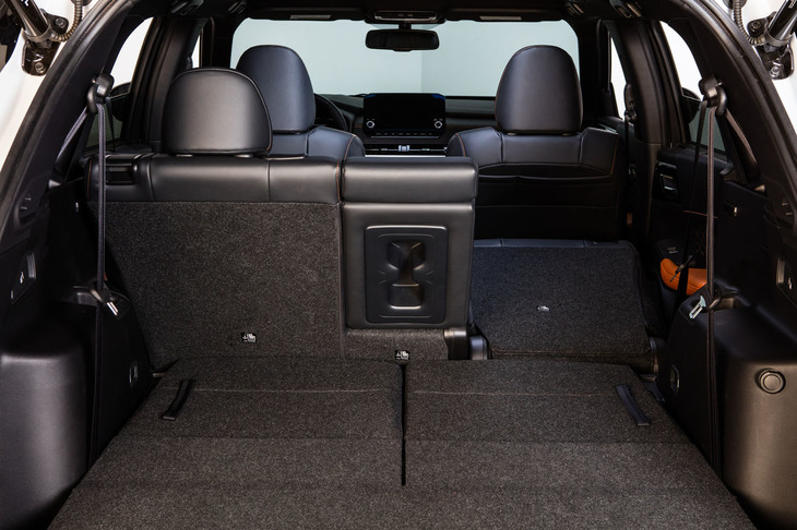 三菱アウトランダー（ラゲッジスペース）